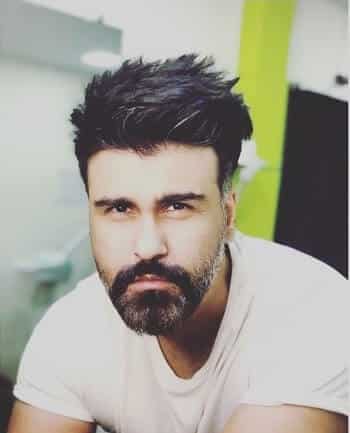 Runaway Lugaai Web Series MX Player 2021 | Cast, Story, Real Name 5 Aarya Babbar