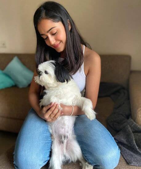Tridha Choudhury Wiki, Age, Hot Photos, Movies, TV Shows & More 5 Bubble