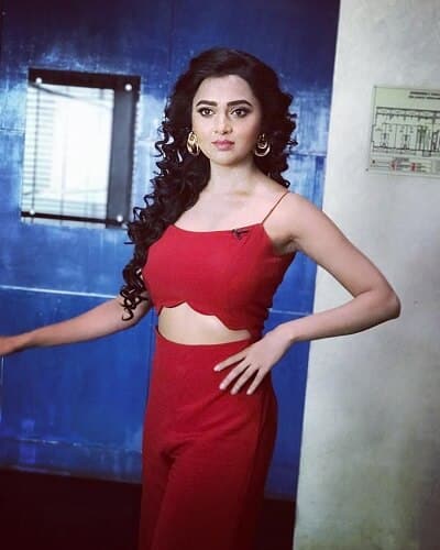Tejasswi Prakash Wiki, Age, Friends, TV Shows, Hot Photos, Instagram 9 Hot-pics