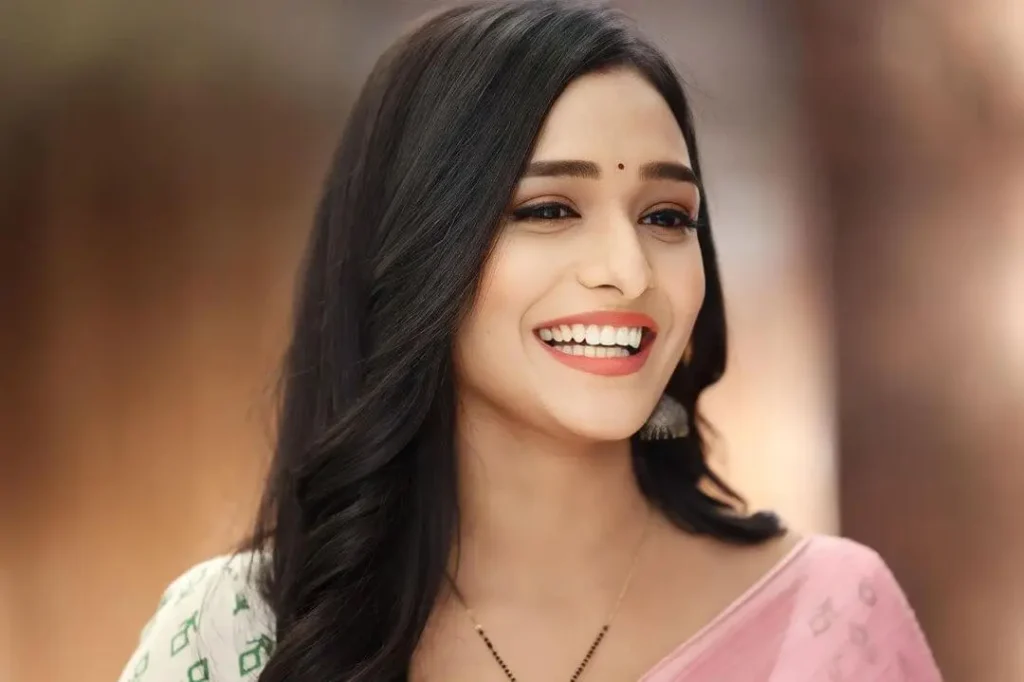 Aishwarya Khare Wiki, Age, Boyfriend, Family, Instagram 2 Aishwarya-Khare-Boyfriend